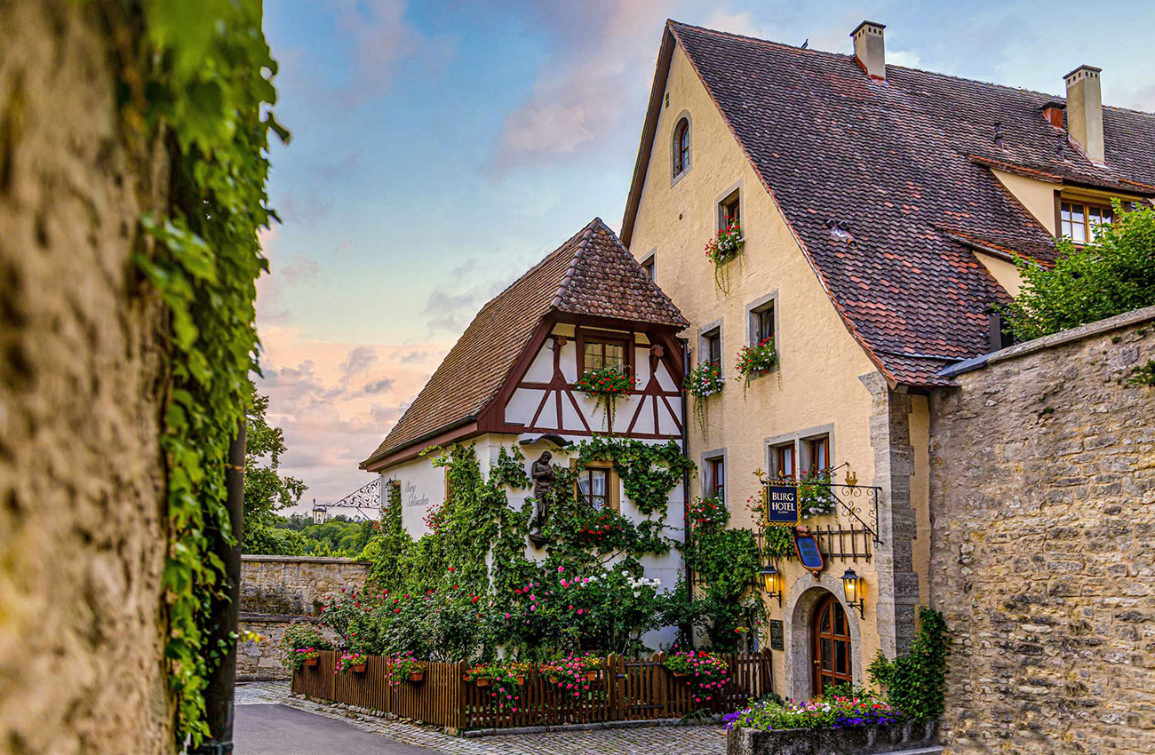 Burghotel in Rothenburg ob der Tauber mit Blick ins Taubertal